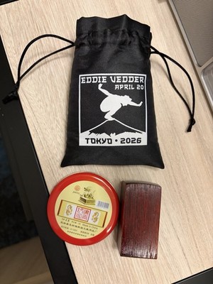 Eddie Vedder エディヴェダー 東京HANKO Pearl Jam Eddie Vedder Hanko Wood Stamp Tokyo Japan 2026 Tour Pearl Jam | eBay
