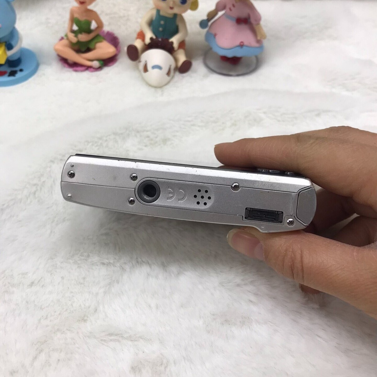 Sony Cybershot DSC-T30 Digital Camera 7.2 MP 3x Optical Zoom Built