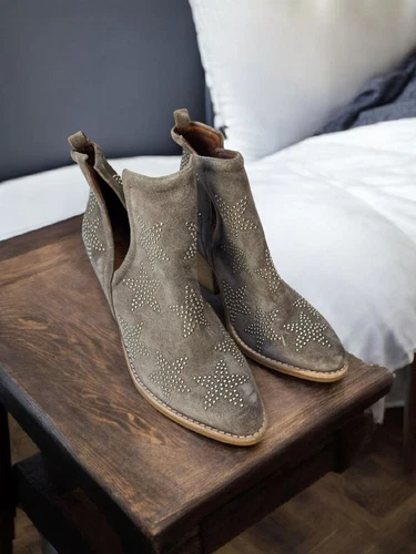 New Jeffrey Campbell Asterial Star Studded Western Women's Boots Size 6 No Box