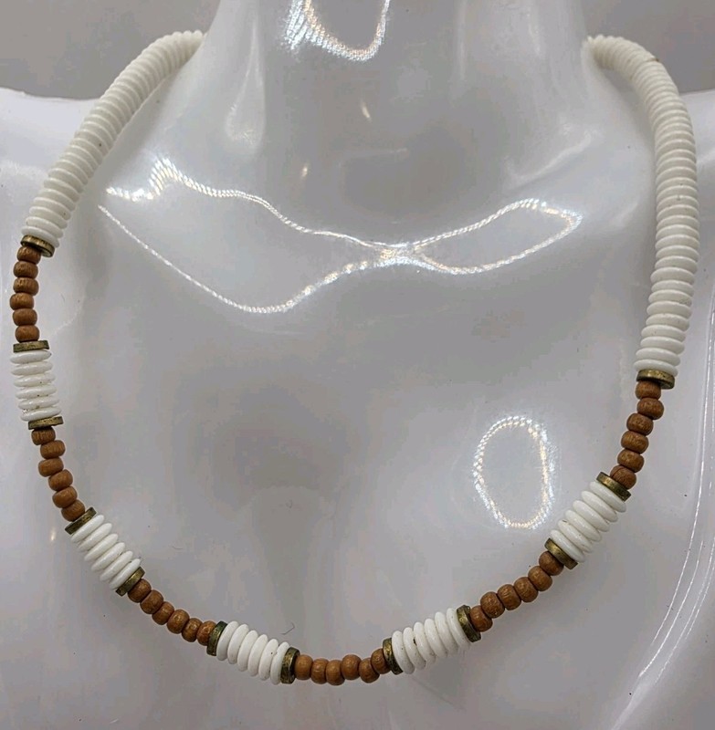 Vintage 1970s Shell Choker Necklace With Wooden Beads 7 Inches