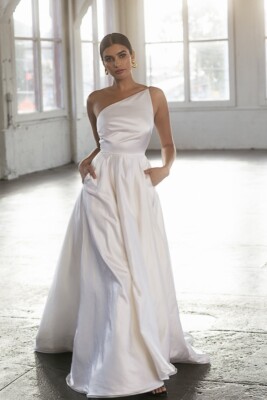 Sarah Seven Elle Wedding Dress * NEVER WORN | eBay