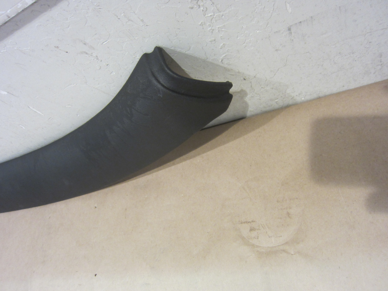 Maserati 4200 Coupe - RH Lateral Side Rail Cover Trim (Black) - P/N  981210402