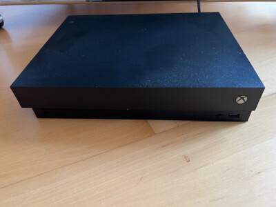Microsoft Xbox One X 1TB Spielkonsole - Schwarz