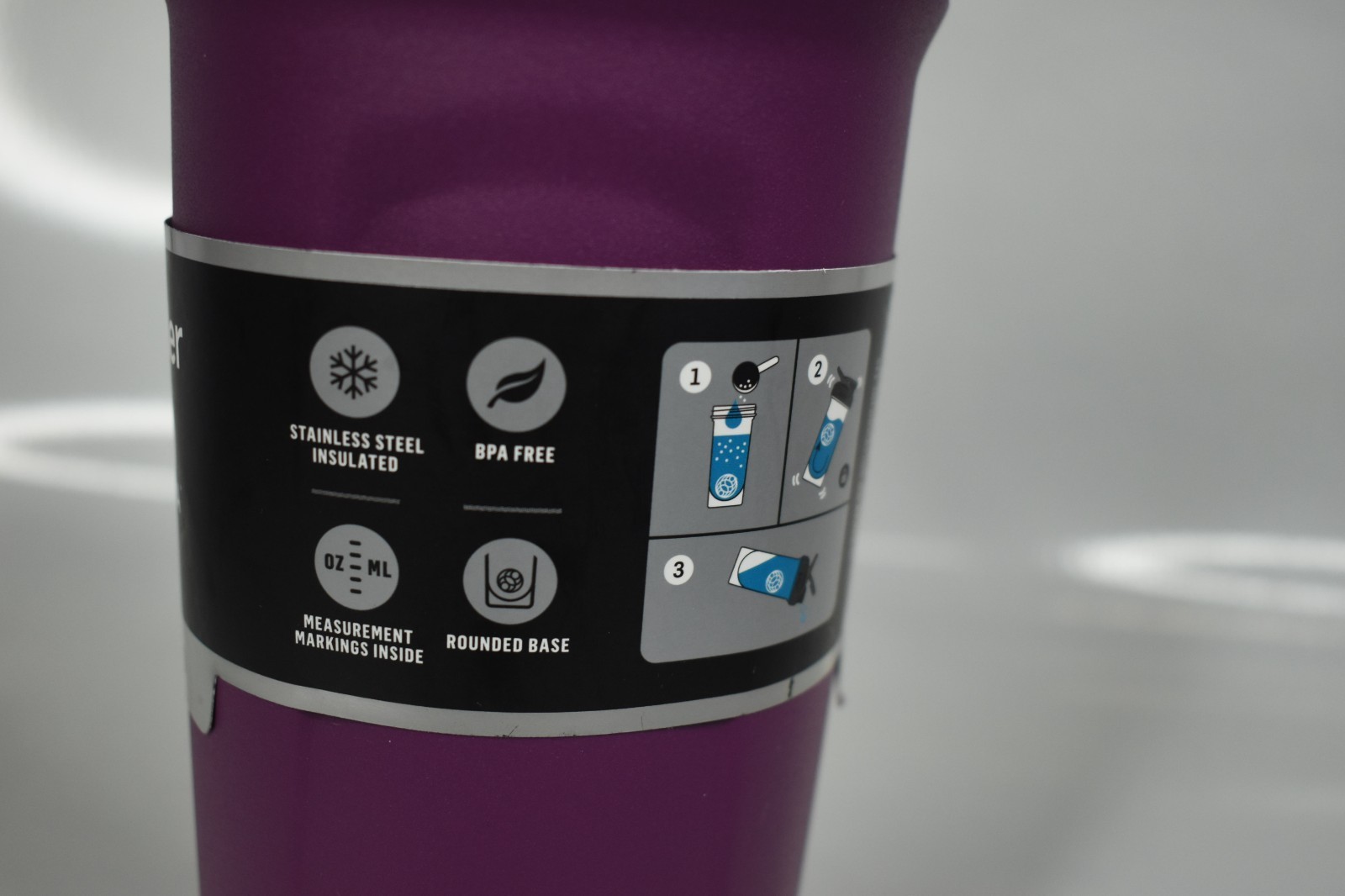 Blender Bottle Insulated 24 oz Push Button Locking - New