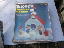 Vintage Hasbro SNOOPY SNO-CONE MACHINE 1979-Seems Complete w/BOX-As found