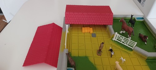 BRITAINS 1/32 SCALE FARM YARD PLAY BASE! VERPACKT! - Bild 9 von 11