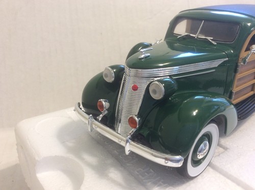 Crown Premiums 1937 Studebaker Woody Hemmings Motor News Die Cast Bank 1/24 New - Picture 5 of 11
