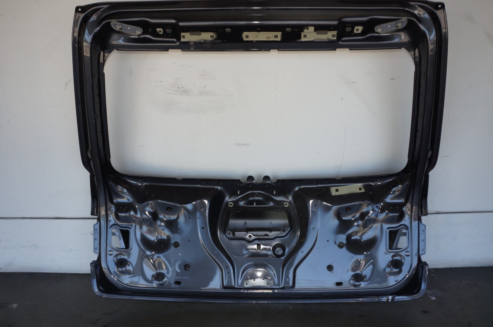 2016 BENTLEY BENTAYGA LIFTGATE TAILGATE OEM 2017 2018 2019 2020