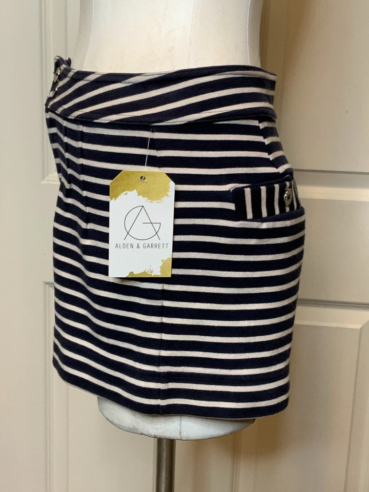 Pantalones Cortos Marc by Marc Jacobs Azul Marino y Crema Rayas, Talla 0 Foto 3 de 4