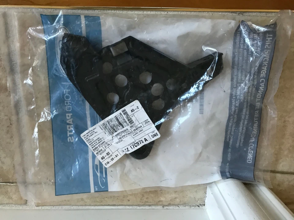 FL3Z17C973A FO2508105 Izquierdo Nuevo Faro Soporte Lámpara Lado del Conductor Mano Derecha F-150 Foto 2 de 4