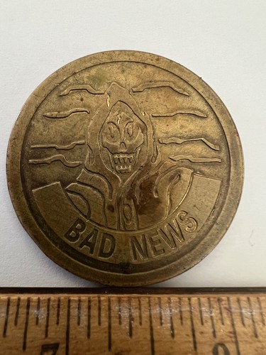 RARE VTG BRASS POG SLAMMER WHAMMERS MONDO METAL BAD NEWS 1994 - Picture 2 of 4