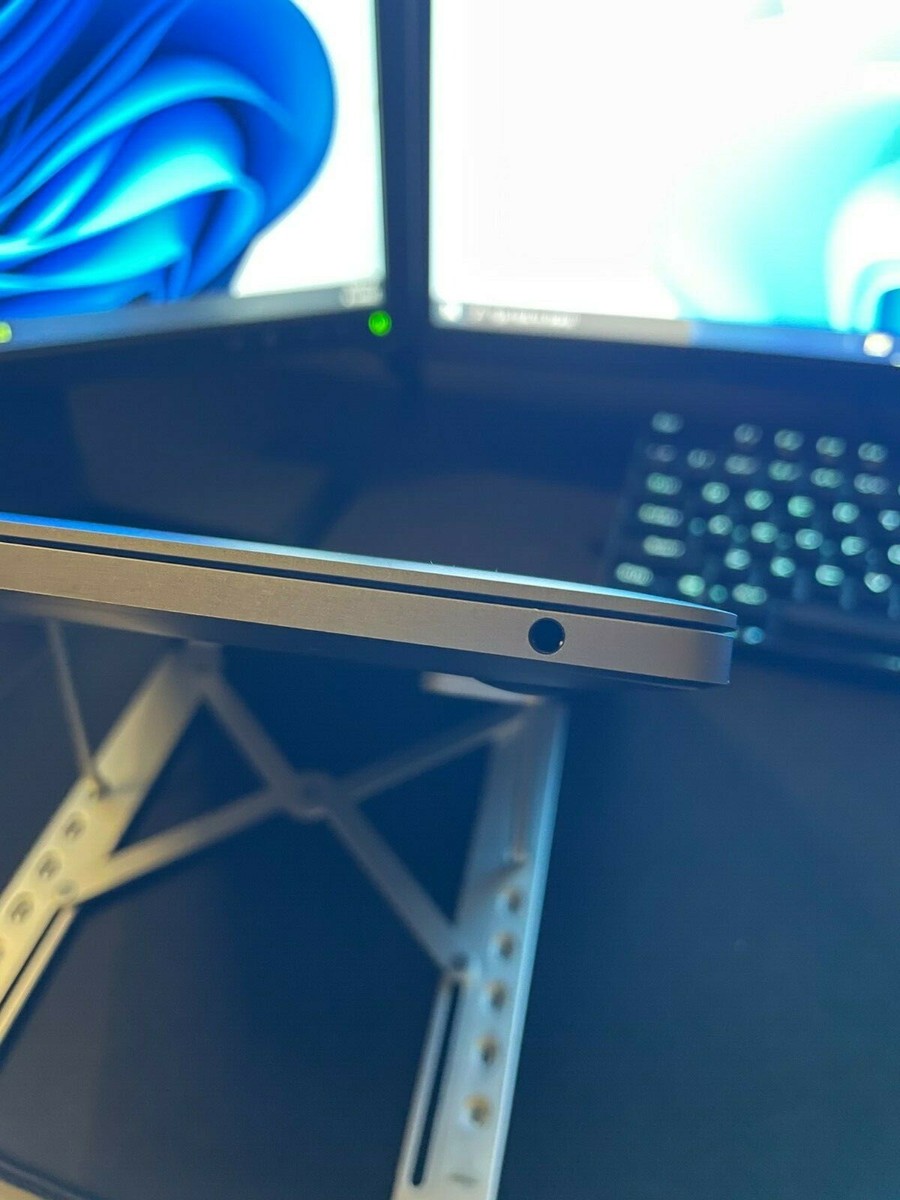 MacBook Pro 13-inch, 2019, Two Thunderbolt 3 ports 1.4 GHz MacBook Pro 13-inch, 2019, Two Thunderbolt 3 ports 1.4 GHz
