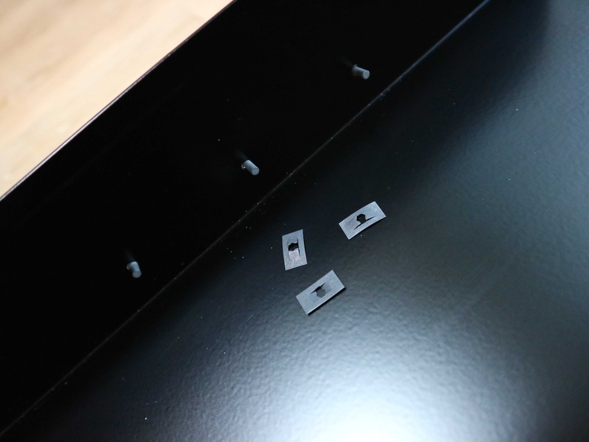 Teschio Meccanico E Due Chiavi Incrociate Emblema Vettoriale Etichetta Badge O Logo In - Foto 7