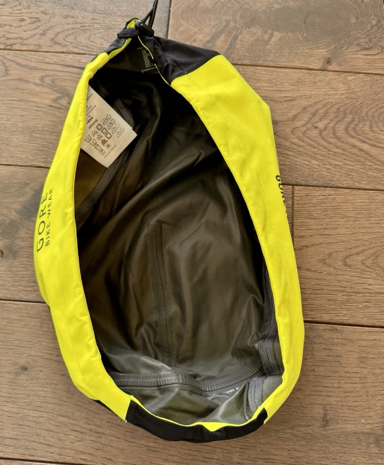 GORE Bike Wear Cycling Helmet Cap Cover Medium Black/neon Yellow - Image 3 of 4