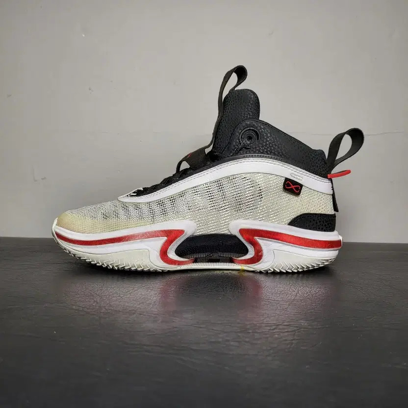 Nike Air Jordan Sneakers 255mm - Lightly Used thumbnail 2