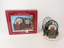 St. Nicholas Square Christmas Village Green House Illuminated Retired 2006