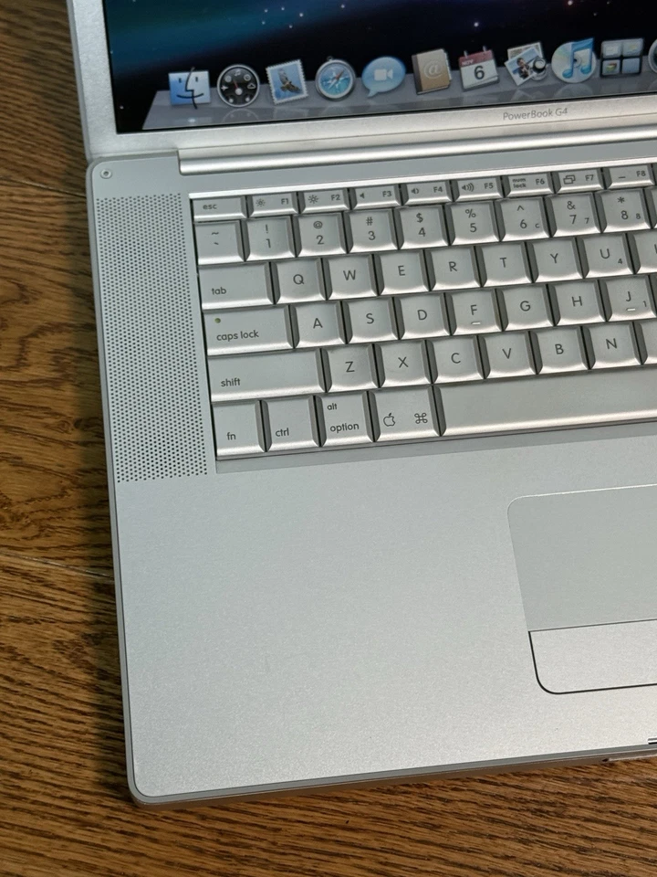 Vintage Apple PowerBook G4 15” 1.5GHz / 768MB RAM / 250GB HDD - Image 2 of 4