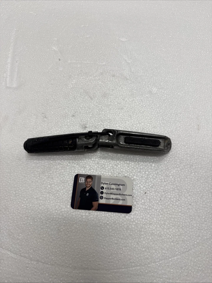 正品 Buell 1125R/CR 原始设备制造商库存脚钉一对左右二手 — 第 2/3 张图片