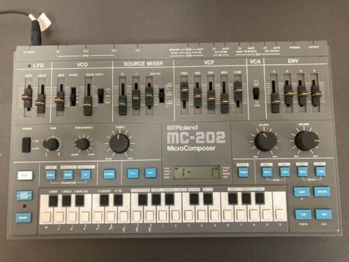 Roland MC 202 Synthesizer Micro Composer Good condition AC100V From Japan Used - Picture 2 of 12