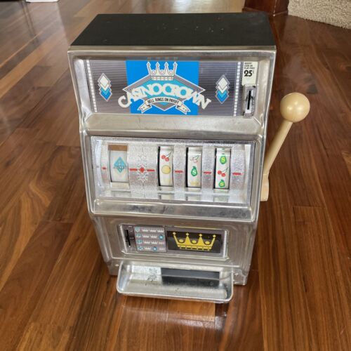 1970 16” Tall Vintage Waco Casino Crown Desk Top Slot Machine.JAPAN MADE. WORKS. - Picture 1 of 14