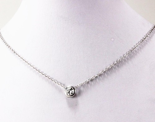 JUEGO DE COLLAR COLGANTE DE BISEL SOLITARIO DIAMANTE ORO BLANCO 14K MONEDA 0,5ctw ROBERTO - Imagen 8 de 12