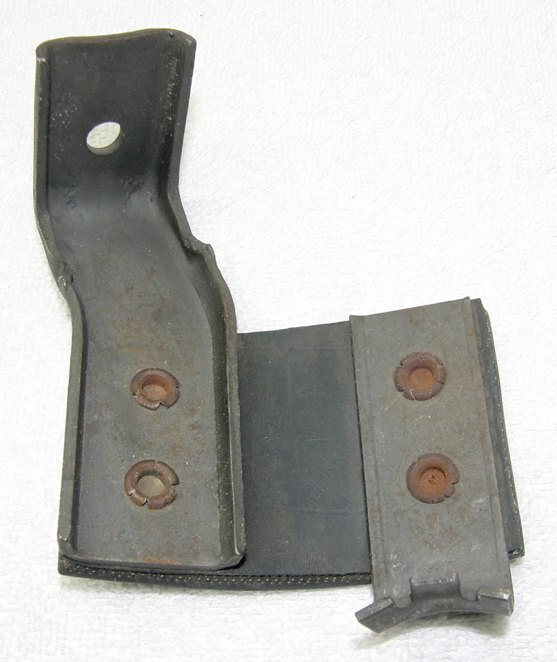 NOS 1965-66 Oldsmobile 98 Delta 88 Starfire Jetstar RH Exhaust Resonator Hanger - Image 3 of 4