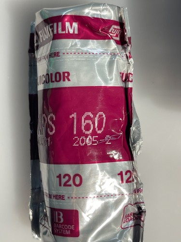 Fujifilm NPS 160 3 rolls Color Negative 120 Film • Expired 02/2005 - Picture 2 of 2
