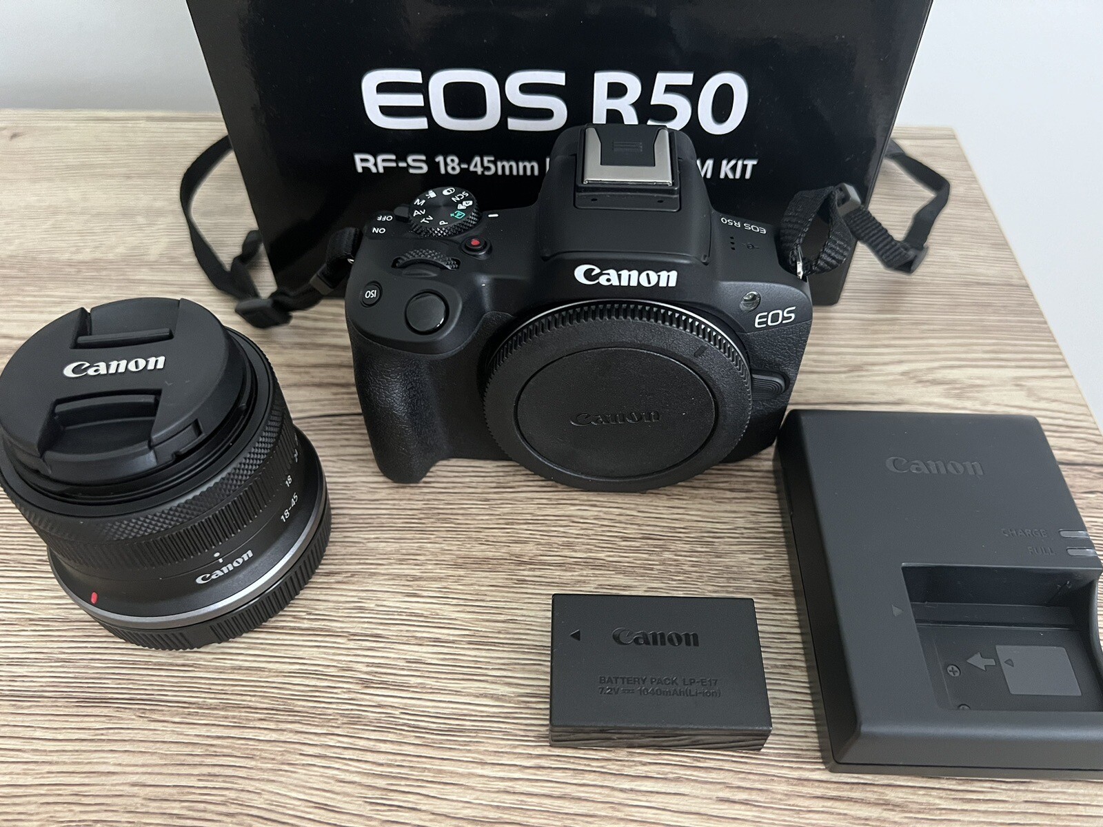 Canon EOS R50 Mirrorless Camera with RFS 1845mm LENS Hardly Used