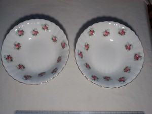 ROYAL ALBERT FORGET-ME-NOT ROSE BONE CHINA 6-1//4/" DIAMETER COUPE CEREAL BOWL!
