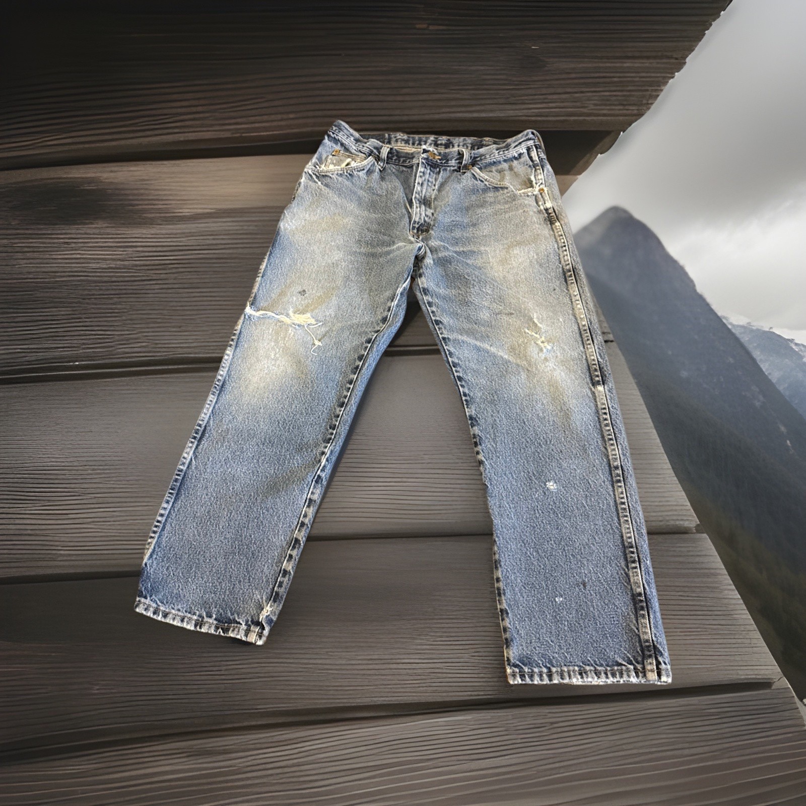 Wrangler Men's Bootcut Jeans Holey and worn 36 X 29 great classic fade #225
