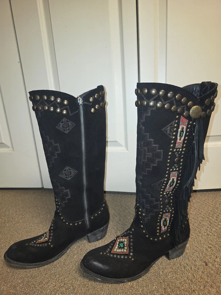 Double D Ranch Lane Dream 串珠靴,带嵌入式珠饰铆钉和条纹。 — 第 2/3 张图片