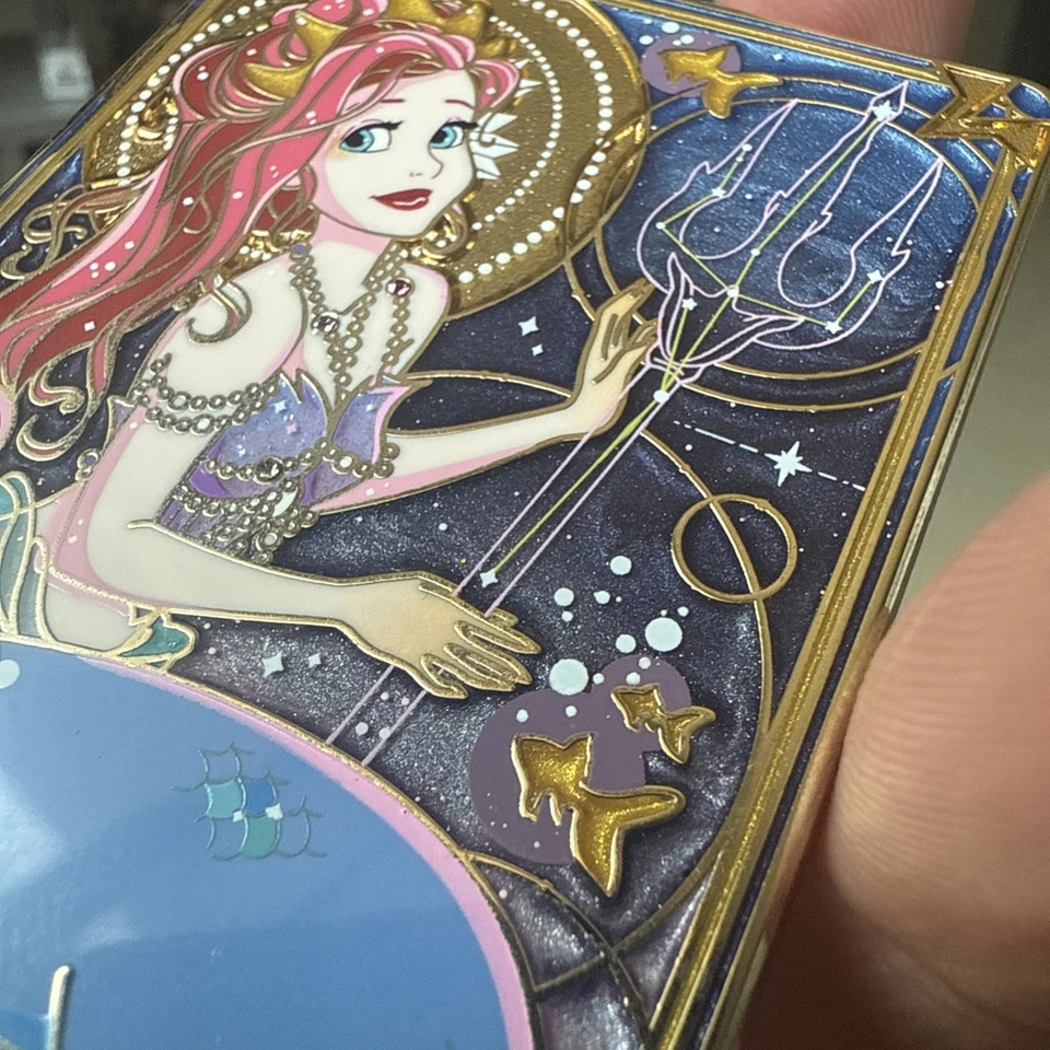 Значок Ariel Astral Realms Fantasy ограниченный выпуск Disney - Изображение 4 из 4