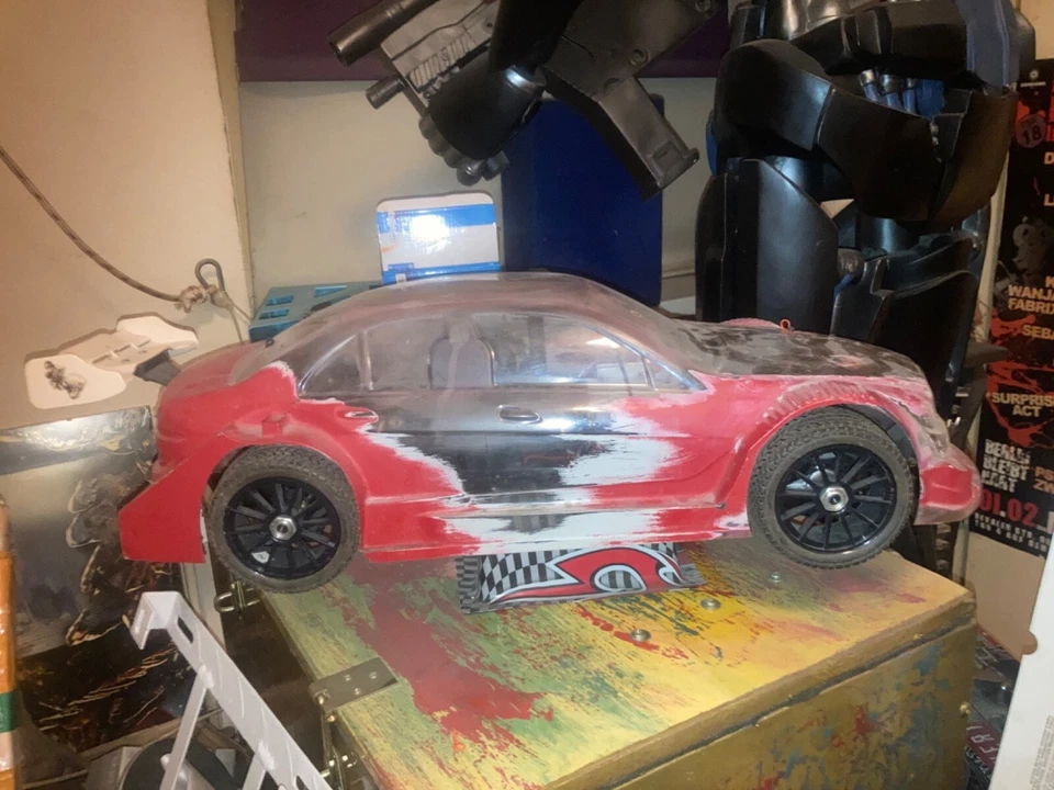 RC NITRO AMG MERCEDES C-KL. DTM 2008 KYOSHO De Agostini 1:8 NEU # unbenutzt - Bild 2 von 4