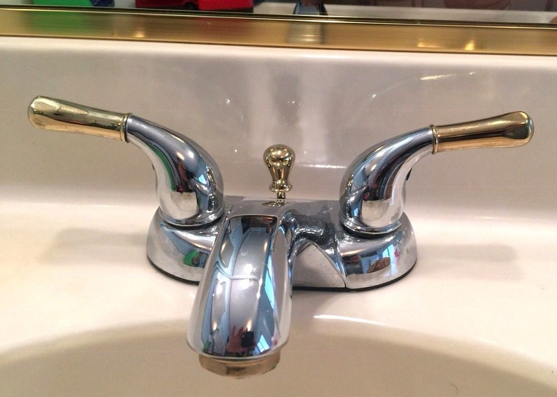 Do It BEST~Monticello style~Centerset 2-Handle Bathroom Sink Faucet Chrome-Brass