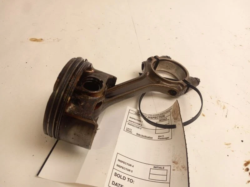 Pistón para Chevrolet Cruze 2011 Foto 3 de 4