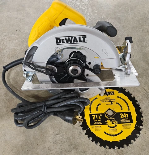 DeWalt 15 Amp 120v Corded Electric 7 1/4" Circular Saw Model# DWE575