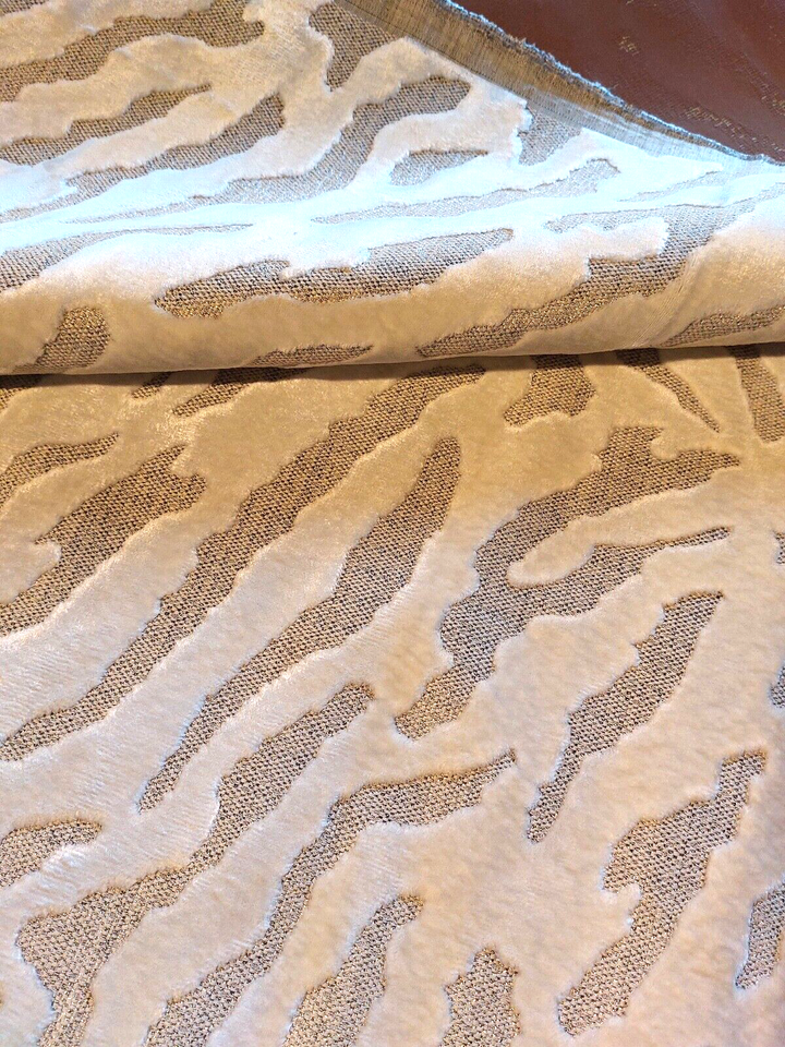 Bengal Moonbeam Velvet by Zinc. Width 133 cm. Length 3 metres eBay