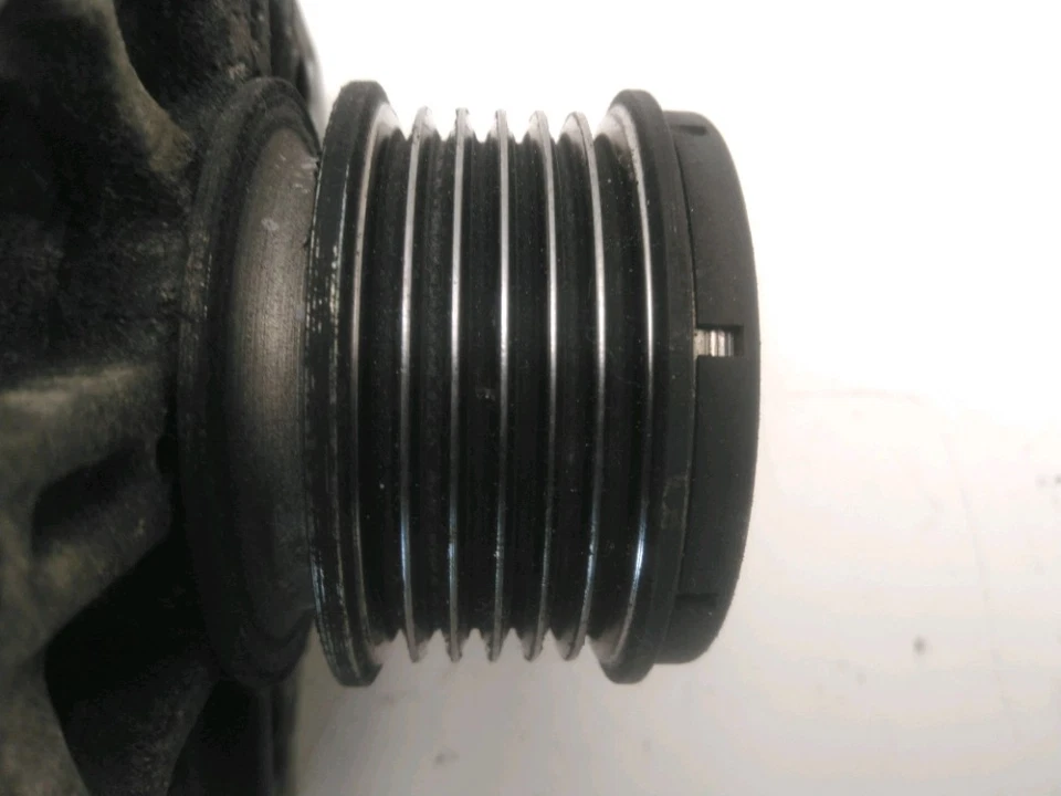 ALTERNATEUR Renault Scénic III (JZ) 2009 231002151R - Photo 4/4