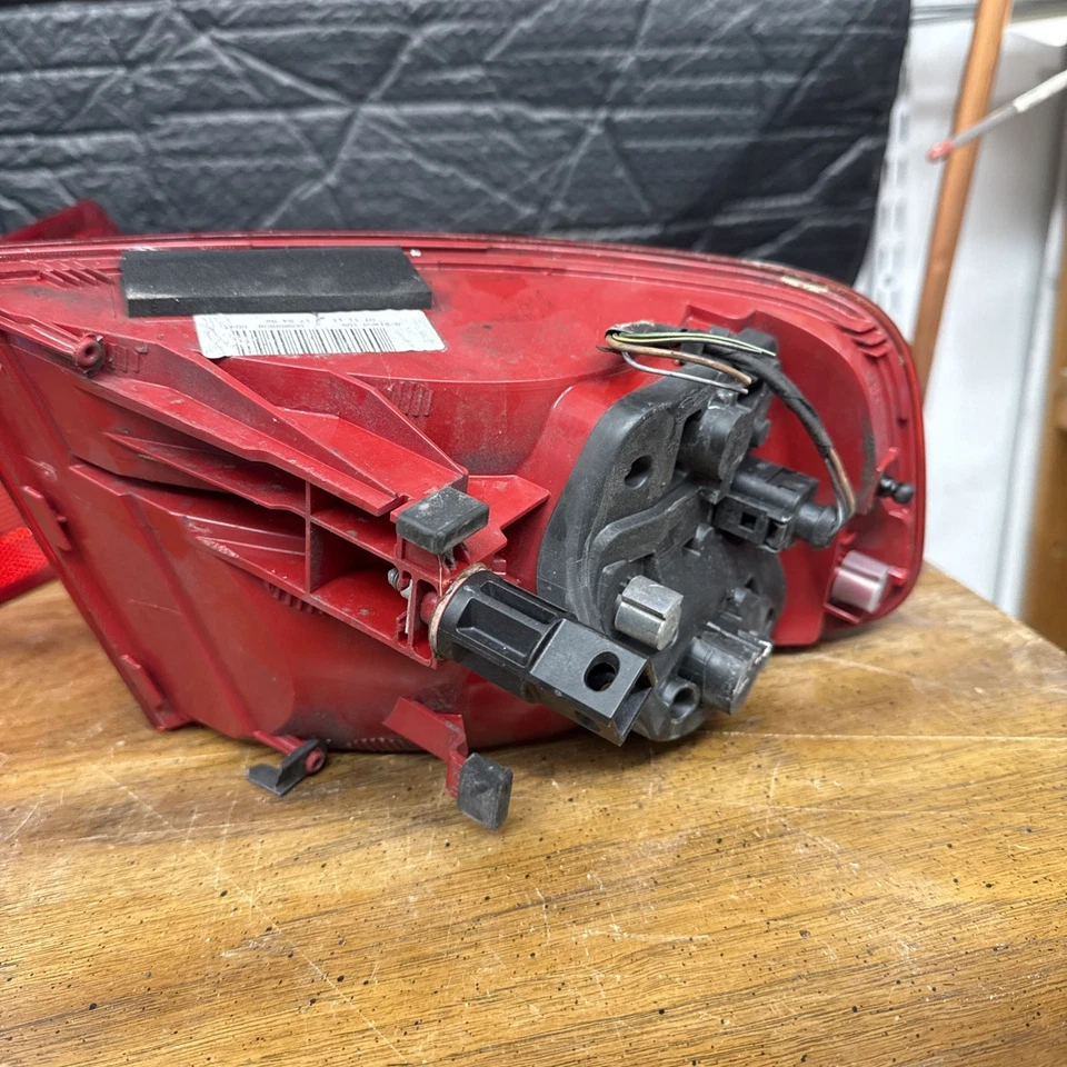 💎 Luz trasera halógena lateral derecho pasajero Audi A4 S4 Quattro 2009-2012 OEM Foto 3 de 3