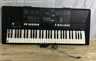 Yamaha PSR E423 61 Key Portable Digital Keyboard Arranger with Power Supply