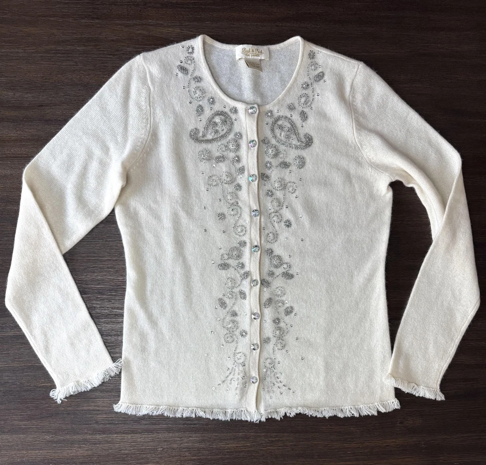 Cardigã suéter feminino 100% cashmere pequeno marfim com miçangas botão de cristal - Imagem 2 de 4