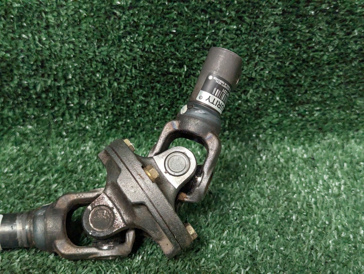 2001-2004 Toyota Sequoia 2003-2004 Tundra Lower Steering Shaft U