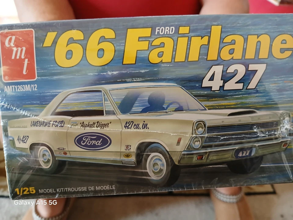 New Factory Sealed 1/25 " 1966 FORD FAIRLANE 500 " 427 Race Car Model # AMT1263 - Image 3 of 4