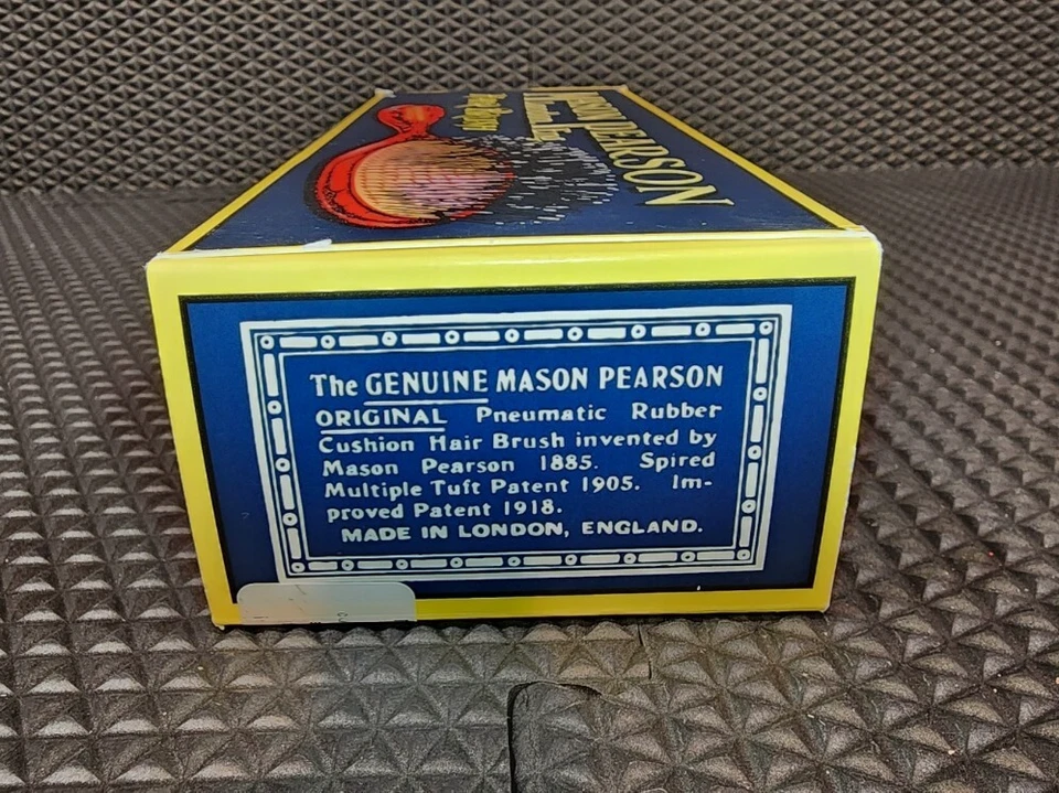 Cepillo de pelo Mason Pearson práctico cerda B3 - cerdas puras rubí oscuro Foto 3 de 4