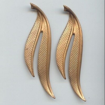 2 VINTAGE BRASS CURVED DUAL LEAF FEATHER 3.25'' STAMPED DECO FINDINGS 1839