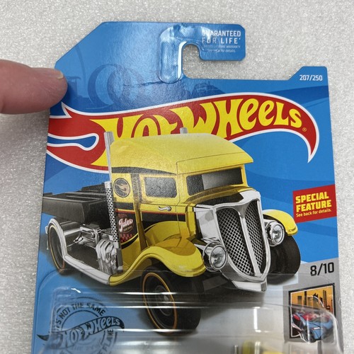 2019 Hot Wheels Treasure Hunt #207 HW Metro 8/10 FAST-BED HAULER New On Card B66 - Picture 2 of 11
