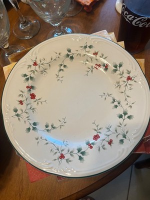 Pfaltzgraff Winterberry Dinner Plates 10 1/4'' Set of 8 Made in USA