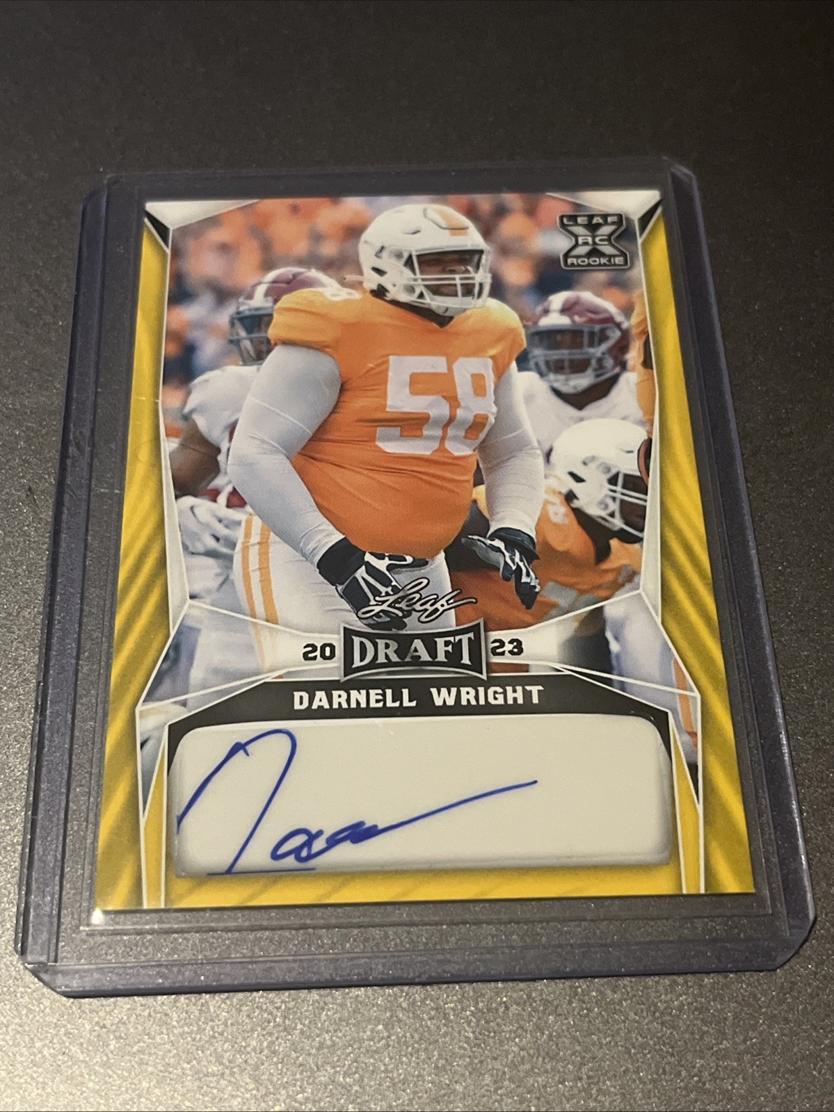 Dontayvion Wicks Leaf Vivid Autographs #BADW2 Yellow Mojo
