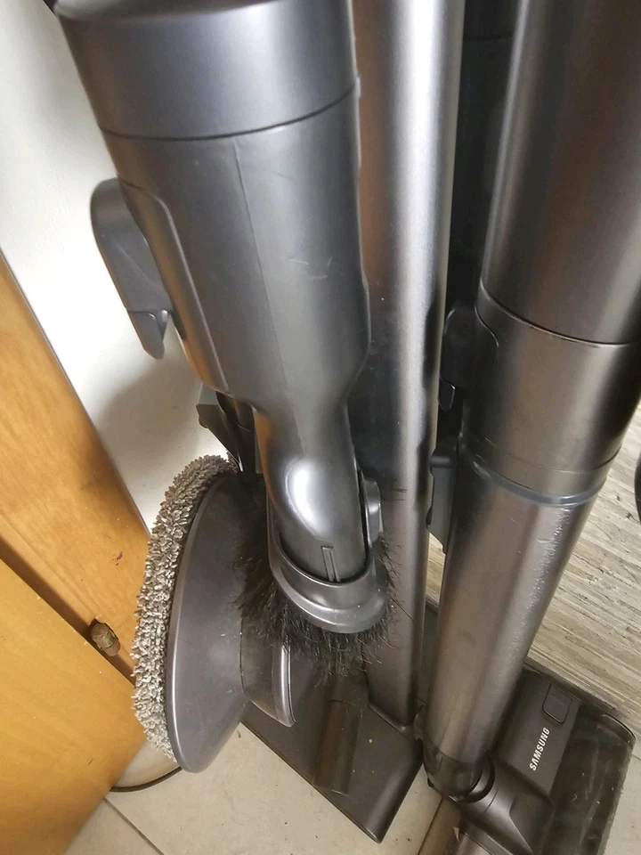 Samsung Jet 90 multi Scopa Elettrica - Argento (VS20R9044T2/ET) - Immagine 2 di 4