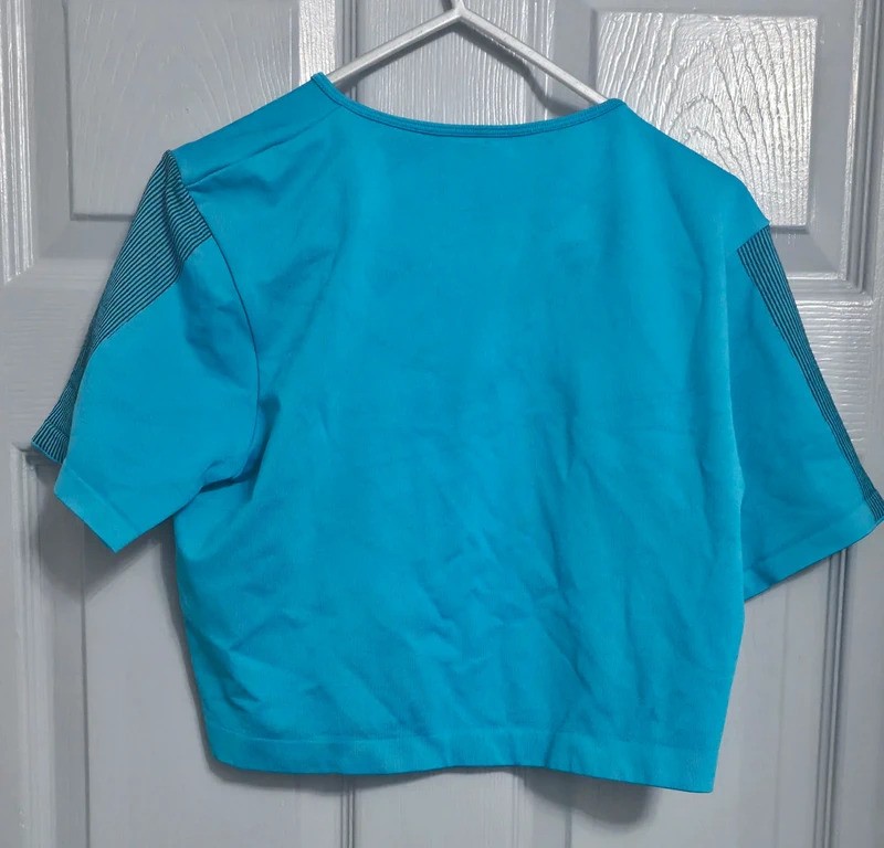 boohoo official blue seamless cropped gym top - size L image 2